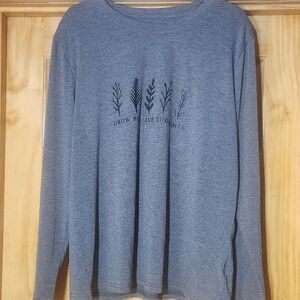 ☘️Gray Long Sleeve Tee with Grow Positive Toughts Message Size 2XL